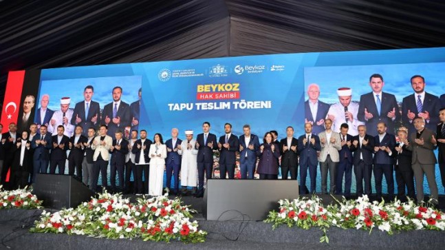Bakan Kurum, Beykoz’da 1071 Hak Sahibini Tapusuna Kavuşturdu