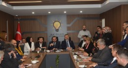 AK PARTİ’DE GELENEKSEL BAYRAMLAŞMA