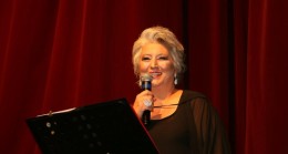 Bengü Efsen ile Şiir ve Müzik Gecesi