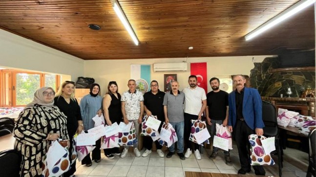 GÖRENTAŞ DERNEĞİ 350 ÇOCUĞUN BAYRAM SEVİNCİNE ORTAK OLDU