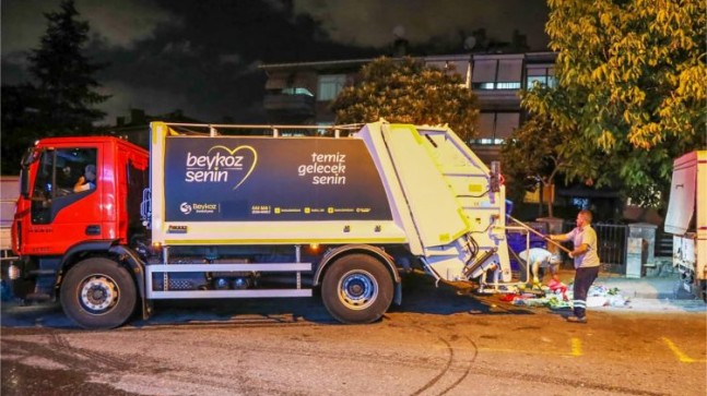 Beykoz’da Semt Pazarları Sonrası Sokaklar Baştan Sona Temizleniyor