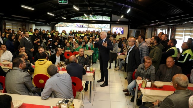 Başkan Köseler 1 Mayıs’ı Belediye Çalışanlarıyla Kutladı