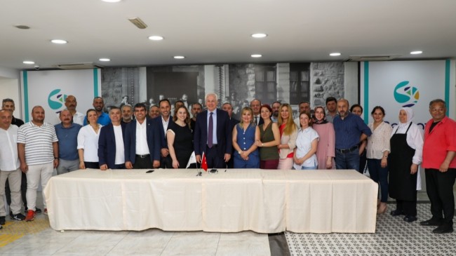 30 kadrolu İşçiye %100 zam yapmakla övünen başkan KÖSELER, geriye kalan 1700 sözleşmeli çalışana ne kadar ZAM YAPACAK!