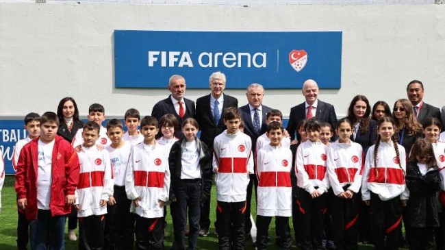 Riva’da FIFA Arena Açıldı