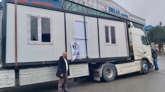 Batumlular Derneği’nden depremzede bir aileye konteyner desteği