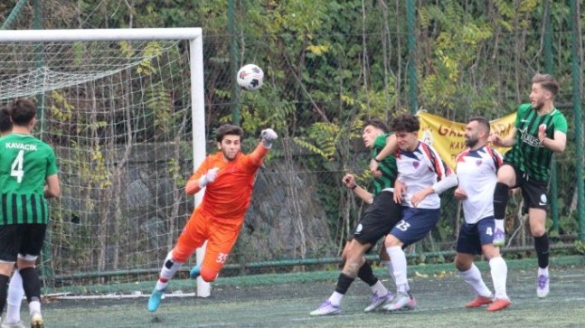 KAVACIKSPOR SEZONUN İLK PUAN KAYBINI EVİNDE YAŞADI 1-1